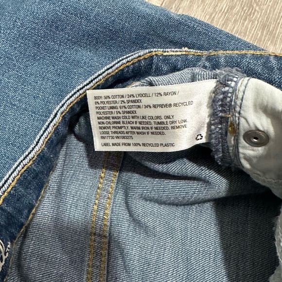 Universal Thread High Rise Straight Crop Jeans - Picture 5 of 6